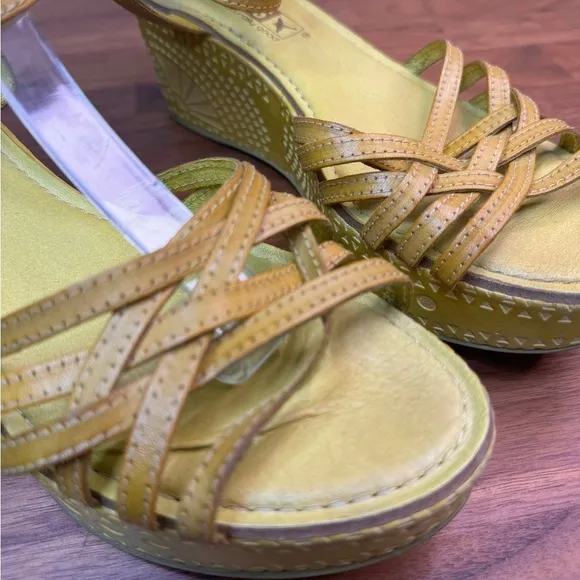 Pikolinos Yellow Leather Wedge Sandal Buckle Embossed Size 40