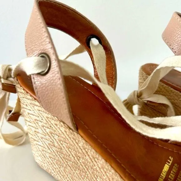 Platform closed toe summer shoes size 7 New in mint condition light weight