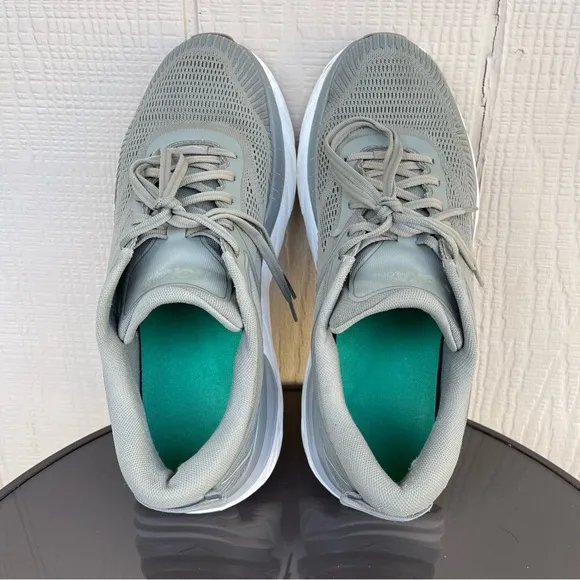 Pre- Owned Men Hoka One One Bondi 7 Running Shoes Olive 1110518 OZW Size 10.5