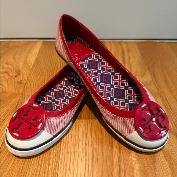 Pre-owned Tory Burch Channing Red and white canvas Sneakers / Flats Size 6.5