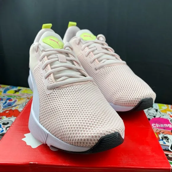 Puma Flyer Runner Light Pink Size 7 Youth / 8.5 Womens
