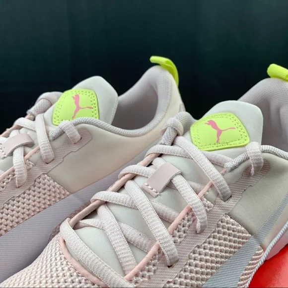 Puma Flyer Runner Light Pink Size 7 Youth / 8.5 Womens