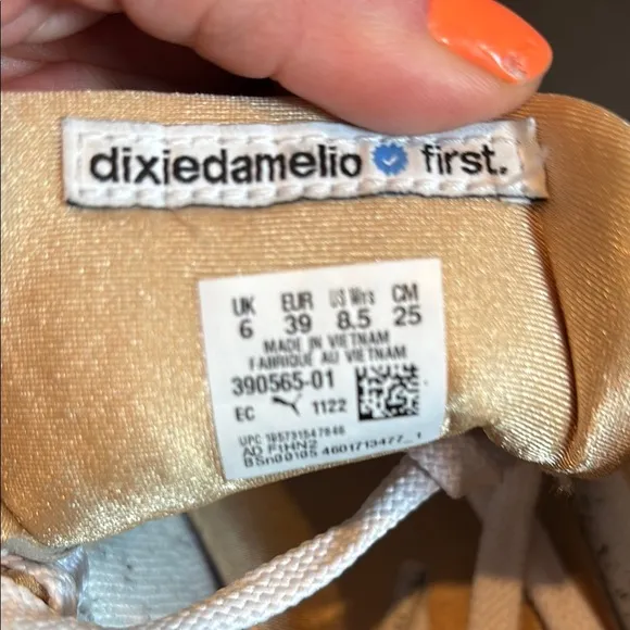 PUMA RS-X x Dixie D'Amelio woman’s sz 8.5
