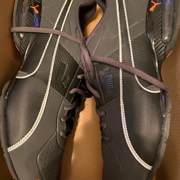 PUMA TENNIS SHOES