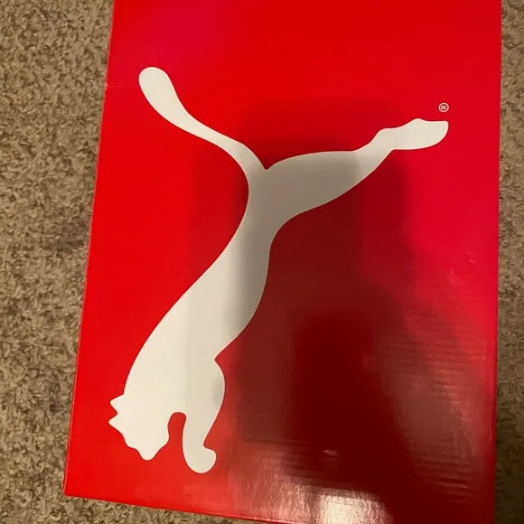 PUMA TENNIS SHOES