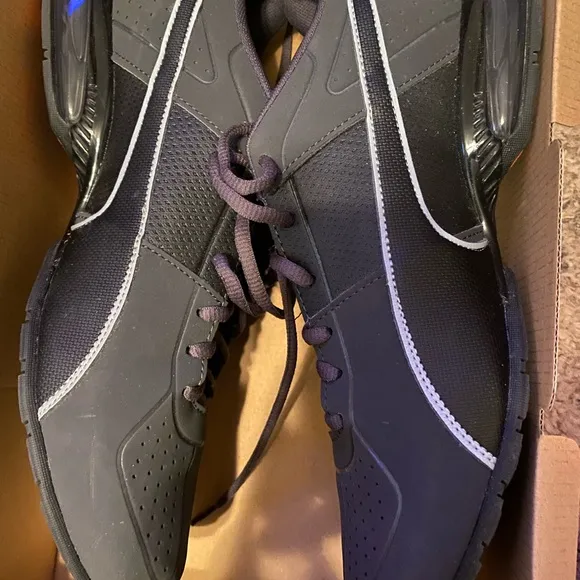 PUMA TENNIS SHOES