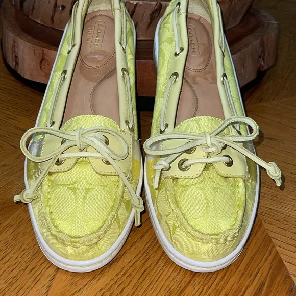 RARE COLOR COACH RAINEY SIGNATURE BOAT SHOES