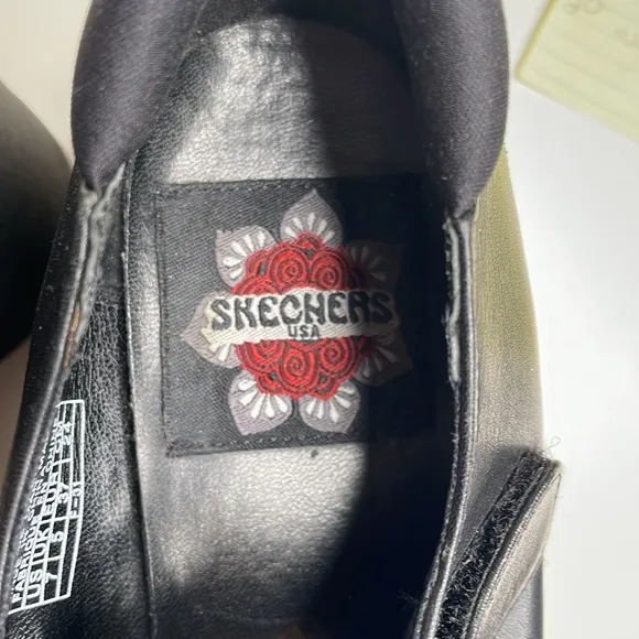 Rare vintage 90’s Skechers leather platform Mary Jane shoes, in black, y2k