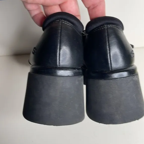 Rare vintage 90’s Skechers leather platform Mary Jane shoes, in black, y2k