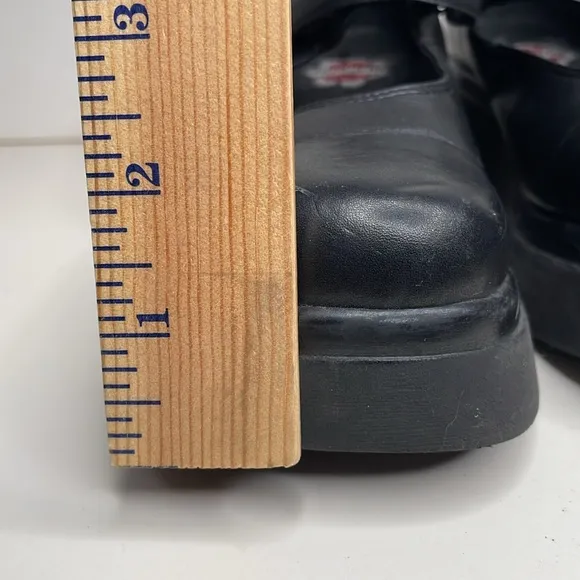 Rare vintage 90’s Skechers leather platform Mary Jane shoes, in black, y2k