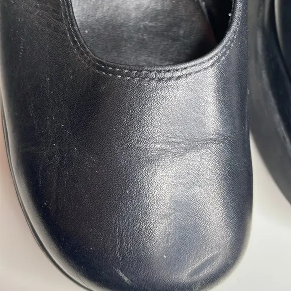 Rare vintage 90’s Skechers leather platform Mary Jane shoes, in black, y2k