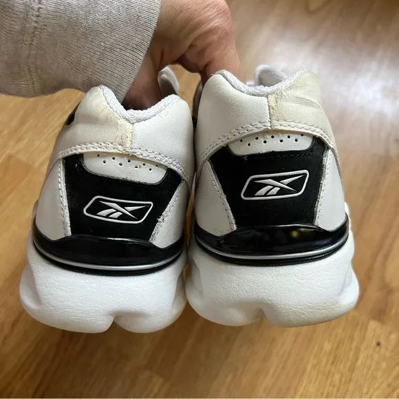 Reebok 3D Ultra Light White Leather Black Detailing Lace Up Sports Sneakers