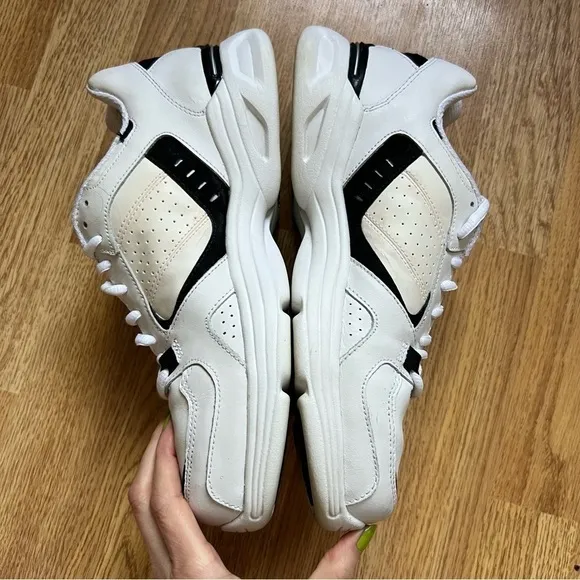 Reebok 3D Ultra Light White Leather Black Detailing Lace Up Sports Sneakers