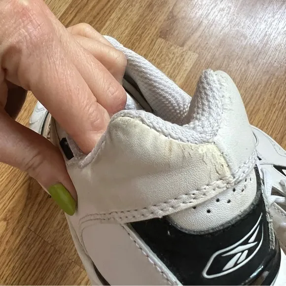 Reebok 3D Ultra Light White Leather Black Detailing Lace Up Sports Sneakers