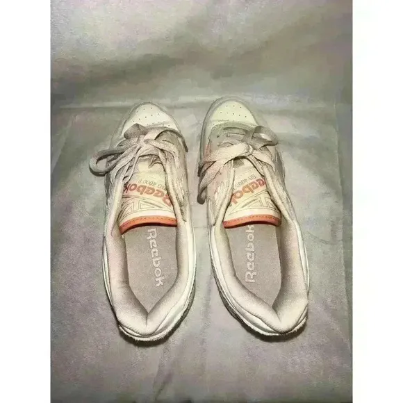 Reebok Women's Lifestyle BB 4000 Sneakers Sz 9 in White Soft Ecru/Coral Court