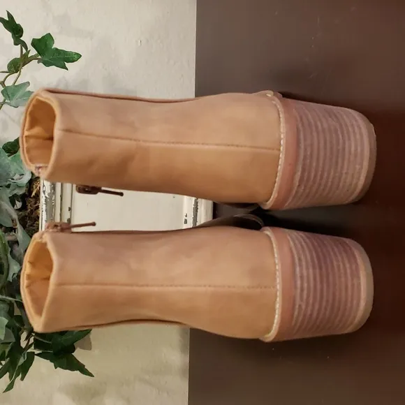 Report - Odeza Tan Bootie