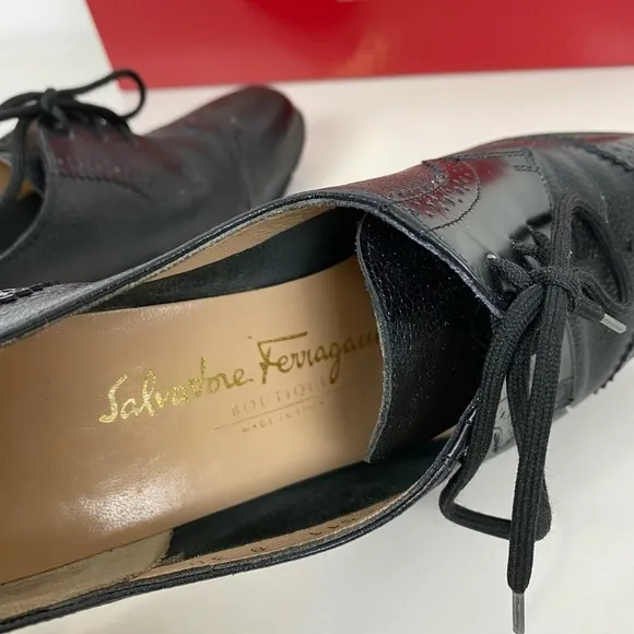 Salvatore Ferragamo Ferrara Women's 7 1/2 AA Black Leather Oxford Lace Up Shoes