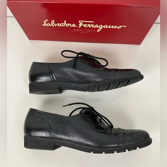 Salvatore Ferragamo Ferrara Women's 7 1/2 AA Black Leather Oxford Lace Up Shoes