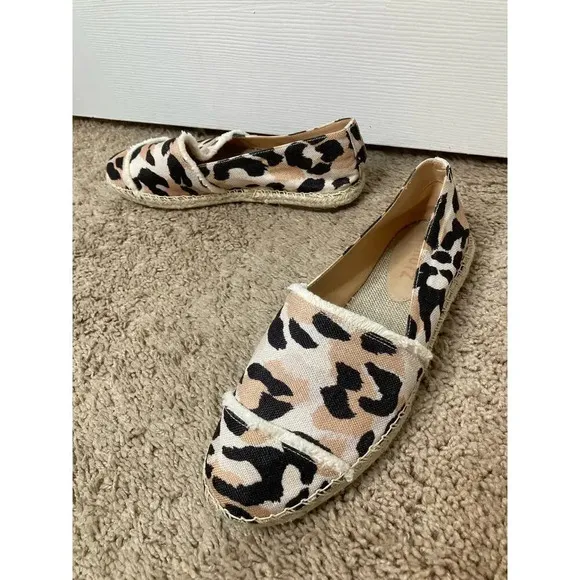 Schutz ohanna espadrille leopard flats sz 7.5 slip on canvas