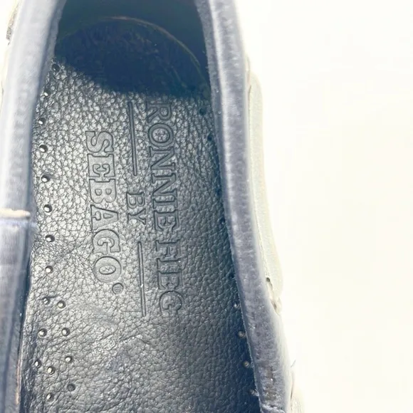 Sebago womens docksides navy blue leather Boat Shoes size 8.5 Portland