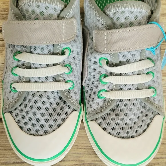 See Kai Run Toddler Sneaker 4Y