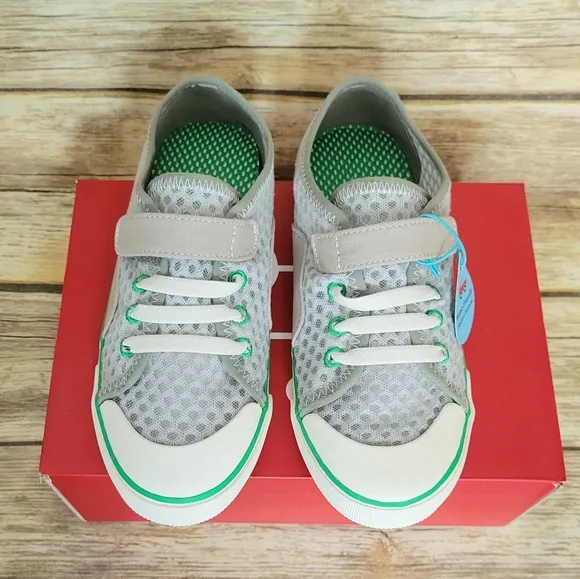See Kai Run Toddler Sneaker 4Y