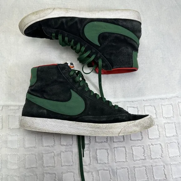 Size 15 Nike Suede Like Black  Green Swoosh Red Trim Tongues Foam Shows  Derby