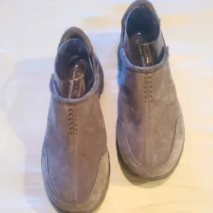 Skechers Relaxed Fit Air Cooled Memory Foam Sz. 10 Slipon Gray Suede Shoes