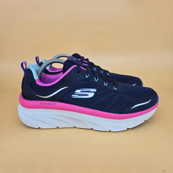 Skechers Relaxed Fit: D'Lux Walker - Infinite Motion Women's Shoes Size 8.5