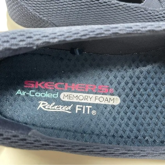 Skechers Relaxed Fit® Reggae Fest 2.0 Navy Women's Slip-On Shoes Size 6.5 NWT