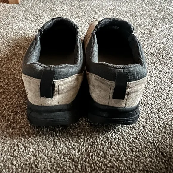 SKECHERS‎ Shoes Slip On Beige Relaxed Suede Leather Memory Foam Size 11.5