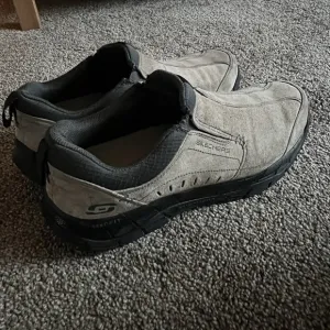 SKECHERS‎ Shoes Slip On Beige Relaxed Suede Leather Memory Foam Size 11.5