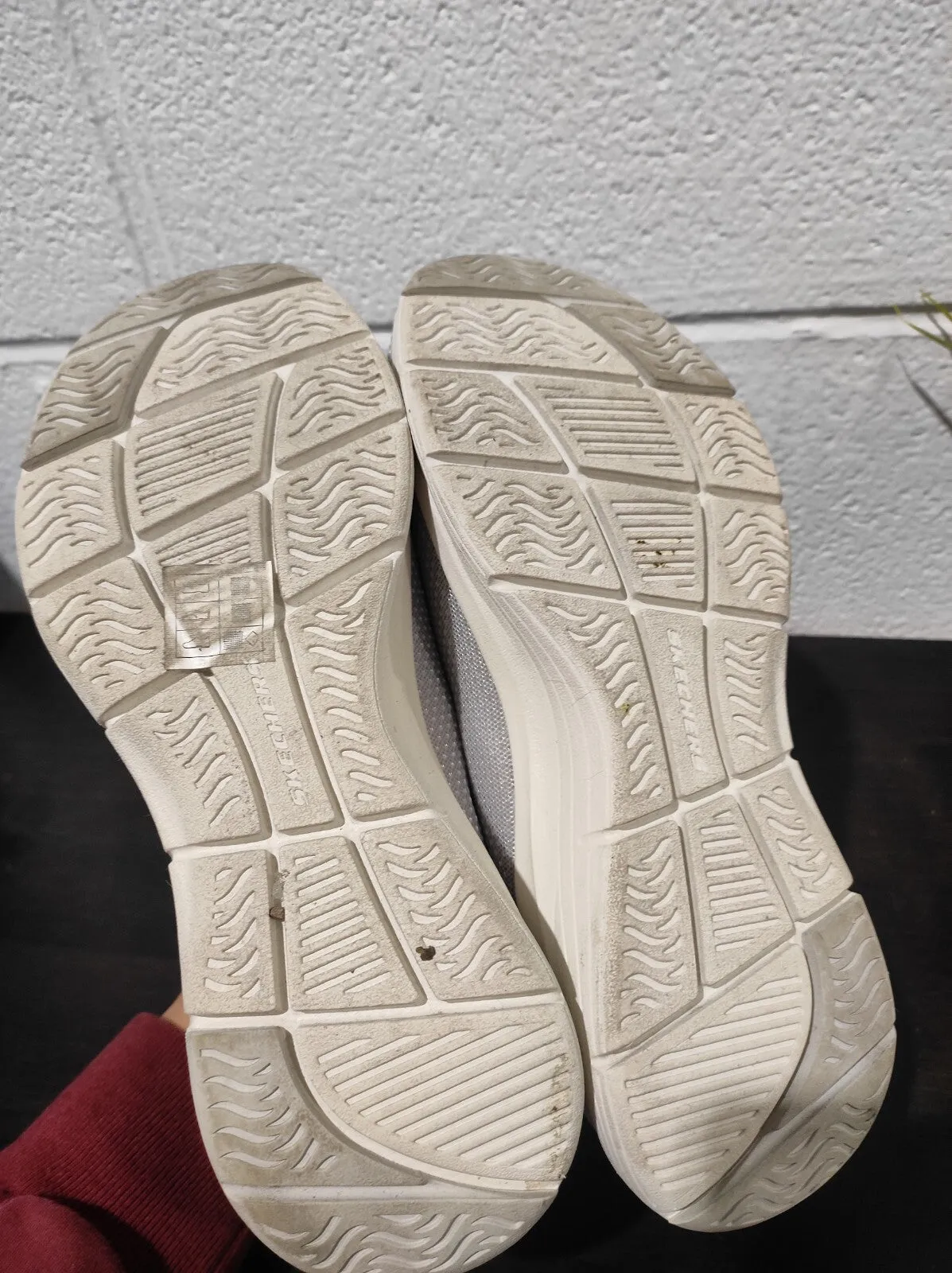 SKECHERS Women's Arch Comfort Slip On Athletic Shoes Sneaker ~ Gray US-7