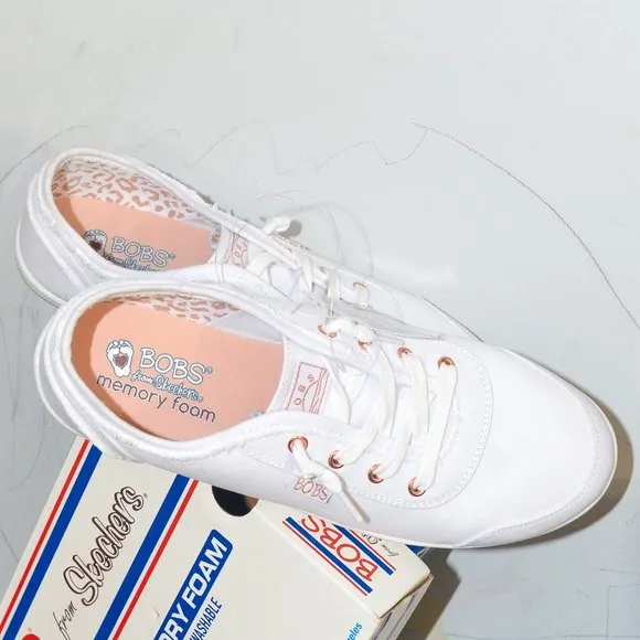 Skechers Women's BOBS B Cute Sneaker WHITE