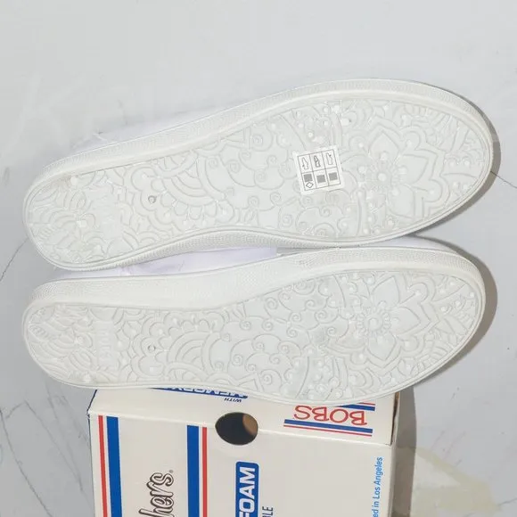 Skechers Women's BOBS B Cute Sneaker WHITE