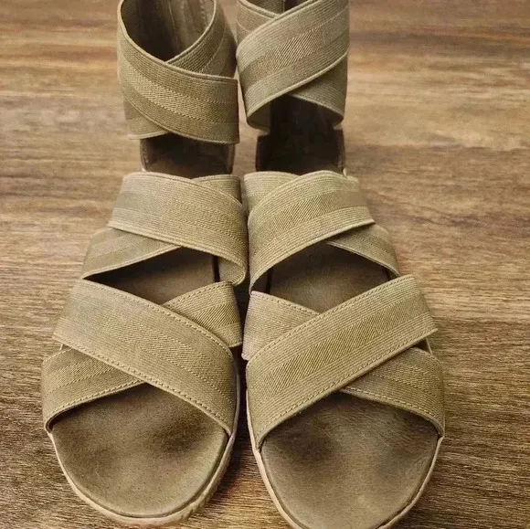Sorel Out &amp; About Plus Sandals Elastic Gladiator sage green women's 8.5