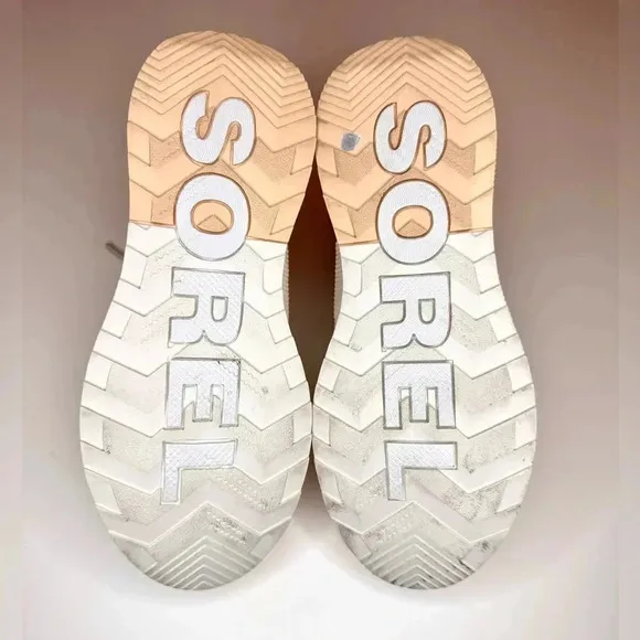 Sorel Women's Out N About III Low Sneaker Canvas Shoes size 8.5