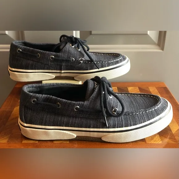 Sperry halyard 2 men’s blue boat shoes  8.5