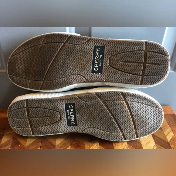Sperry halyard 2 men’s blue boat shoes  8.5