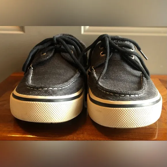 Sperry halyard 2 men’s blue boat shoes  8.5