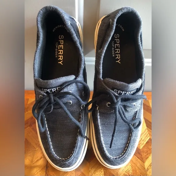 Sperry halyard 2 men’s blue boat shoes  8.5