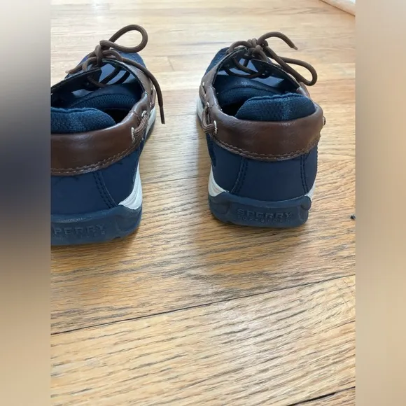 Sperry Lanyard Boat Shoes Boys Brown and Blue Size 5M