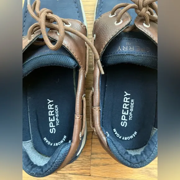 Sperry Lanyard Boat Shoes Boys Brown and Blue Size 5M