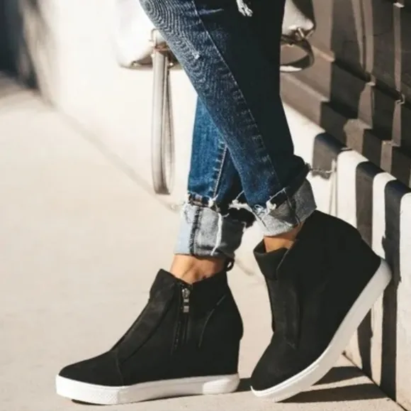 STEVE MADDEN Black Suede Hi top Wedge Booties Sneakers Tennis Shoes Sz 8.5