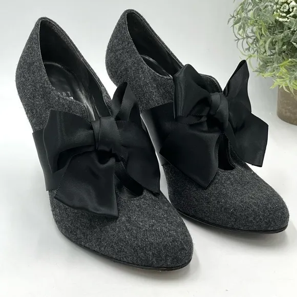 Stuart Weitzman ‘Bouffant' Gray Flannel Satin Bow High Heeled Bootie Sz 7 est