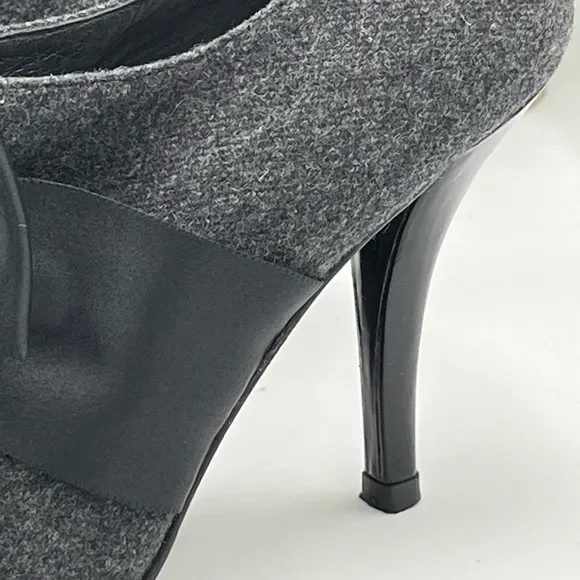 Stuart Weitzman ‘Bouffant' Gray Flannel Satin Bow High Heeled Bootie Sz 7 est