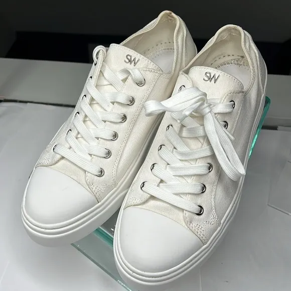 Stuart Weitzman Sz 38 White Canvas Tennis Shoes Sneakers