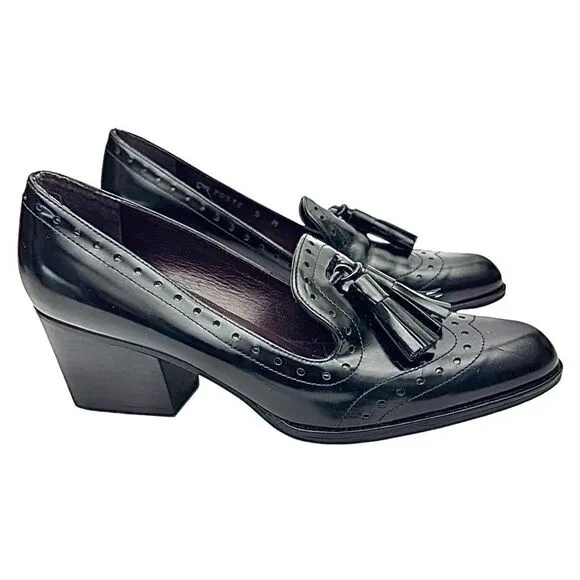 Stuart Weitzman Women’s Wing Tassel Loafer Size 5 M Made In Spain EUC