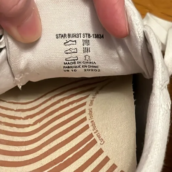 Taos Footwear White Canvas Starburst Lace Up Shoe Womens Size 10