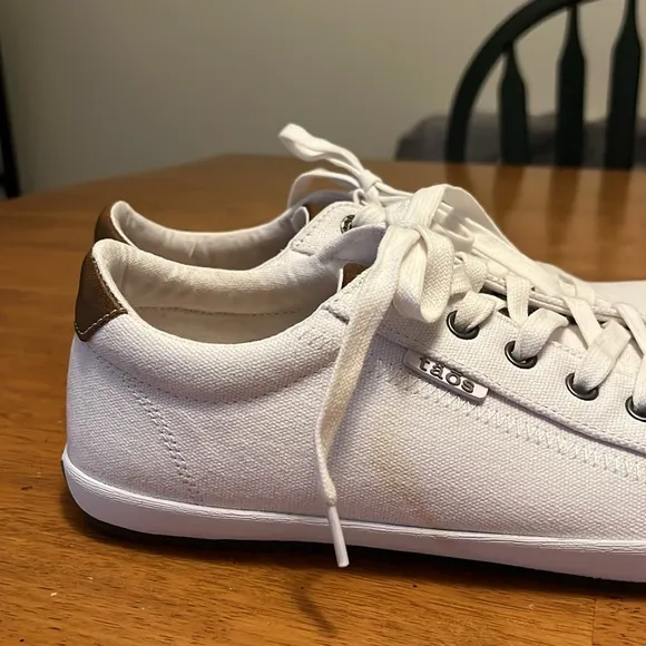 Taos Footwear White Canvas Starburst Lace Up Shoe Womens Size 10